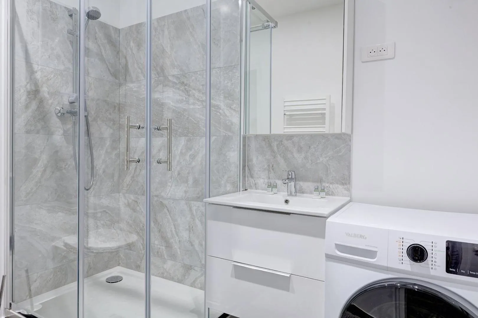5005 Suite Dardou - Nice Apartment Palais Congres Paris 0*,  France